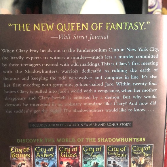 PB City of Bones by Cassandra Clare - Picture 4 of 5